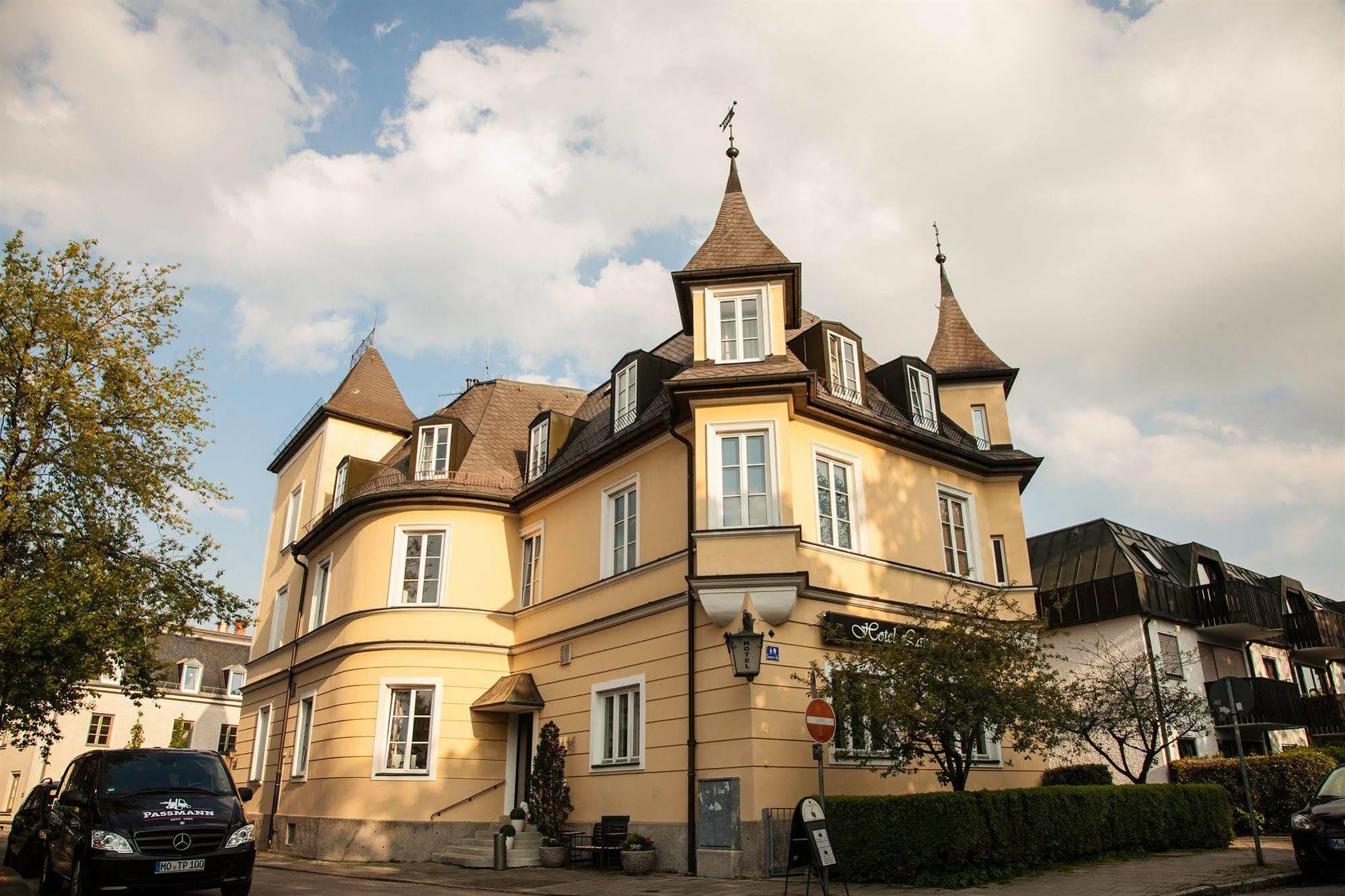 Laimer Hof Am Schloss Nymphenburg Munich Luaran gambar